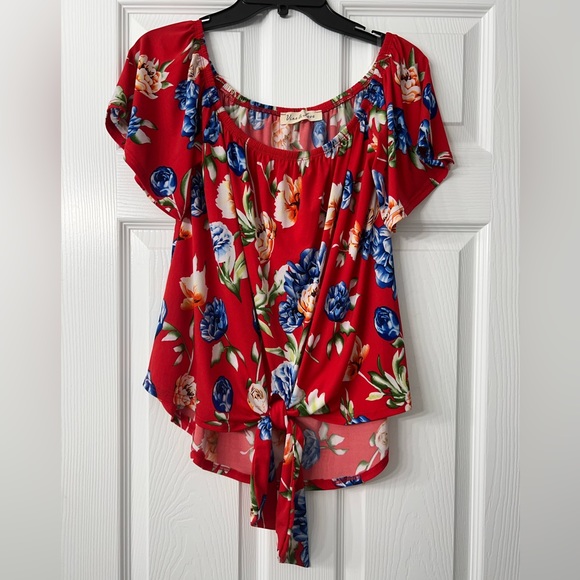 Red floral tie front blouse - Picture 2 of 6